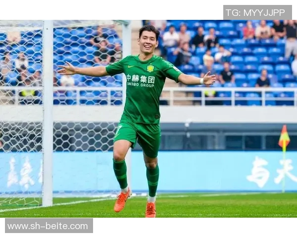 山东泰山半场落后云南玉昆侯永永头球破门克雷桑李源一错失良机