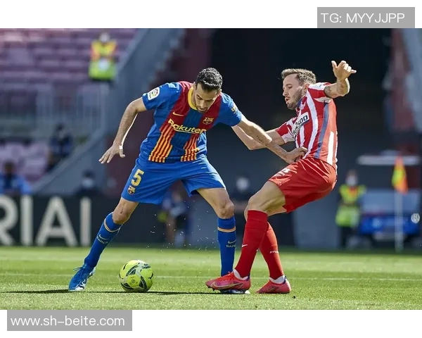 布斯克茨精准直塞助攻梅西单刀机会遗憾打偏错失良机 布斯克茨精准直塞助攻梅西单刀机会遗憾打偏错失良机
