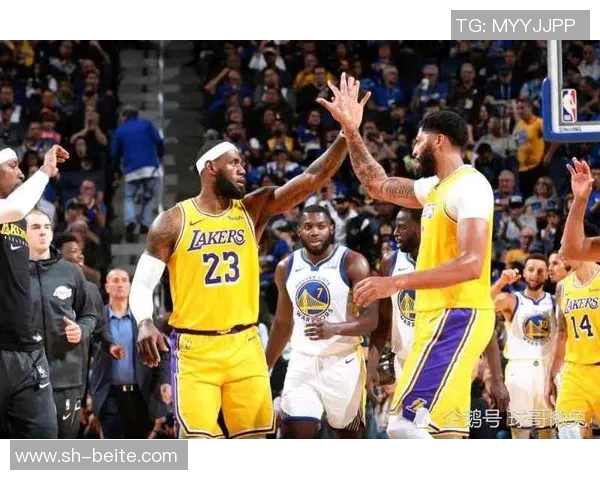 A史密斯谈詹姆斯心态只求关注不再理会其他消息 A史密斯谈詹姆斯心态只求关注不再理会其他消息