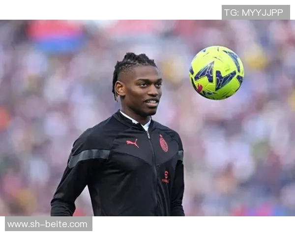 莱奥替补表现失常两度错失良机遭球迷怒斥 莱奥替补表现失常两度错失良机遭球迷怒斥