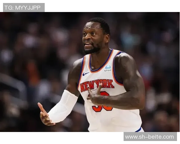 兰德尔表现平平全场10投仅4中贡献16分5篮板1助攻次节状态低迷未能得分 兰德尔表现平平全场10投仅4中贡献16分5篮板1助攻次节状态低迷未能得分