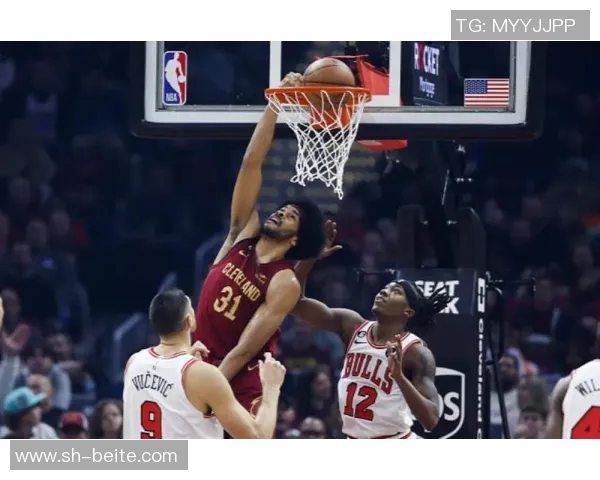 老队友重聚骑士公牛赛前米切尔阿伦与奥科罗亲切交谈回忆往昔 老队友重聚骑士公牛赛前米切尔阿伦与奥科罗亲切交谈回忆往昔