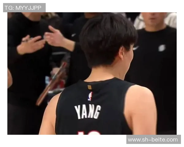 拓记：开拓者首战森林狼或启用小个阵容杨瀚森预计替补出战15分钟