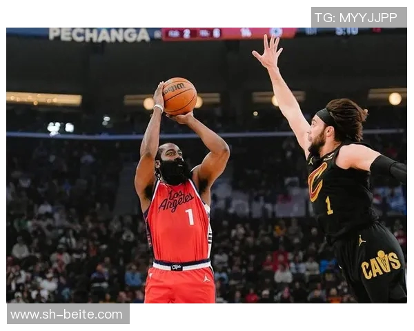 快船半场罚球仅3次哈登与祖巴茨成唯一罚球者引发热议 快船半场罚球仅3次哈登与祖巴茨成唯一罚球者引发热议