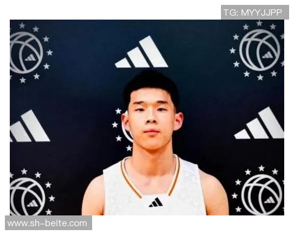 林葳首秀表现稳健俄勒冈大学篮球队社媒盛赞其10分4助的出色发挥