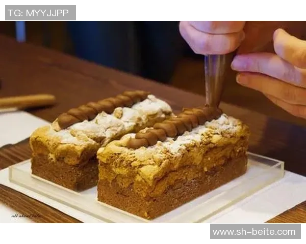 女友甜蜜发合照庆祝布朗尼21岁生日布朗尼感动转发感谢宝贝