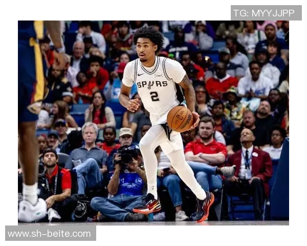 哈珀表现惊艳全场16中10砍下22分6助助力球队完成关键反超