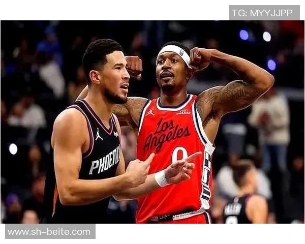 奥特表示布克信任队友提升士气关键在于主将的这一举动 奥特表示布克信任队友提升士气关键在于主将的这一举动