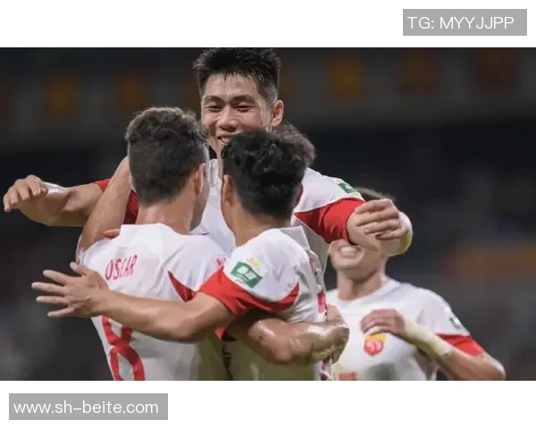 前外援奇塔迪尼今日重返海港俱乐部探望昔日教练和队友情谊依旧