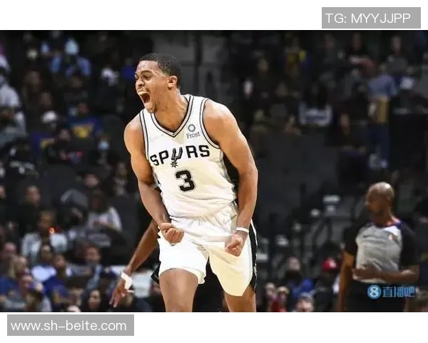 凯尔登全场完美表现5投全中14分3篮板1助攻3抢断正负值高达20分领衔全场