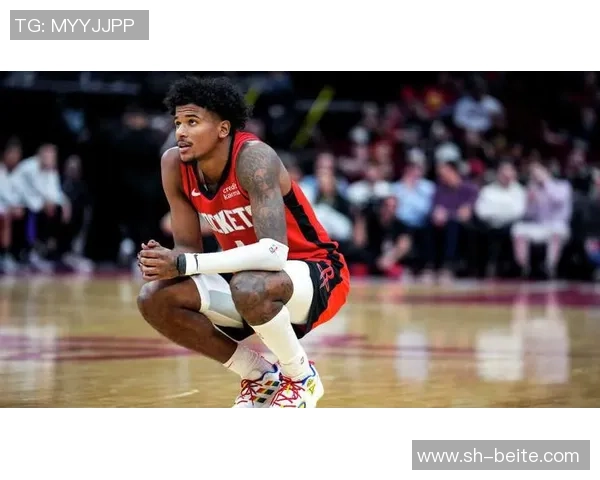 杰伦格林接受采访时被罗伊斯奥尼尔庆祝撞飞引发热议 杰伦格林接受采访时被罗伊斯奥尼尔庆祝撞飞引发热议